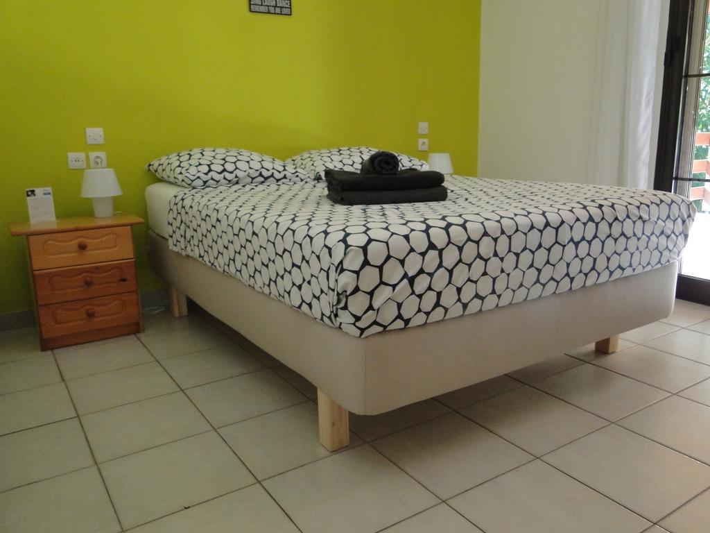 Bungalow Gialova Bagian luar foto